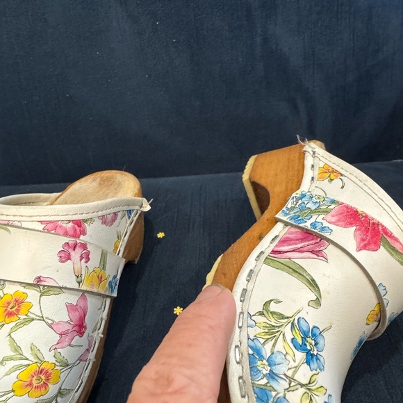 Toddler clogs. Sz 25, approx 8-8.5 us - Picture 4 of 5